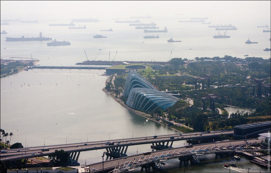 В. Раскалов "Сингапур. Оранжерея Cloud Forest"