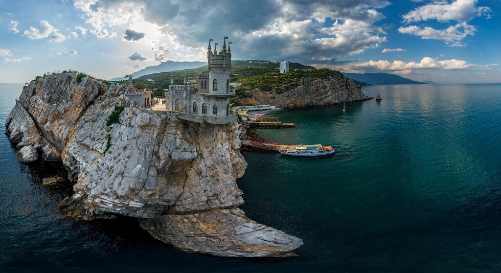 Ласточкино гнездо, Крым
